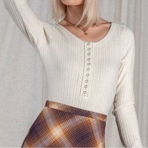 Coco + Jaimeson Pointelle henley bodysuit small 
Cream white womens